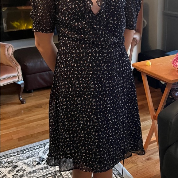 Essue size small dress - Picture 2 of 2